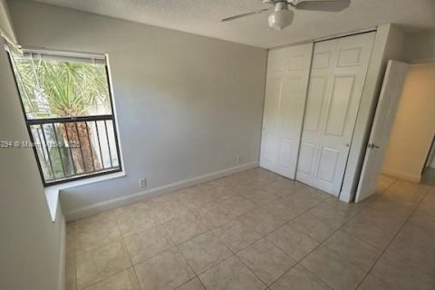 Condo in Coconut Creek, Florida, 2 bedrooms  № 1954961 - photo 16