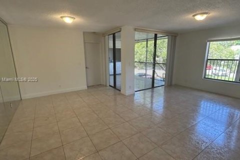 Condo in Coconut Creek, Florida, 2 bedrooms  № 1954961 - photo 5