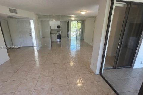 Condo in Coconut Creek, Florida, 2 bedrooms  № 1954961 - photo 6