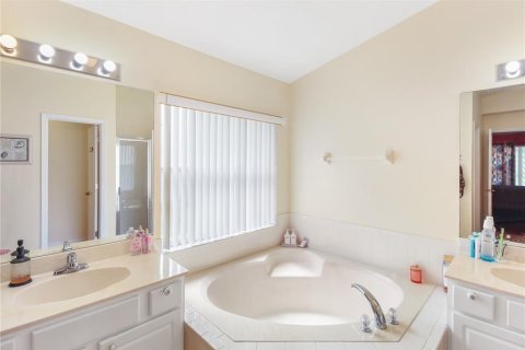 Casa en venta en Kissimmee, Florida, 4 dormitorios, 208.47 m2 № 1833662 - foto 22