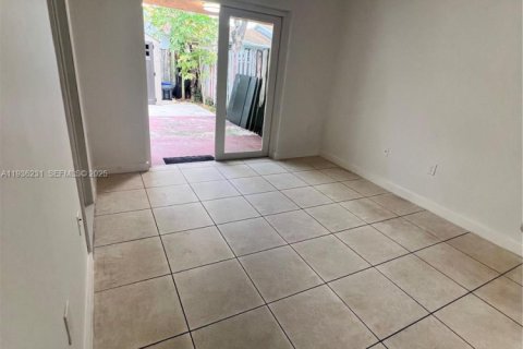 Apartment in Cutler Bay, Florida 1 bedroom, 136.38 sq.m. № 1994303 - photo 7