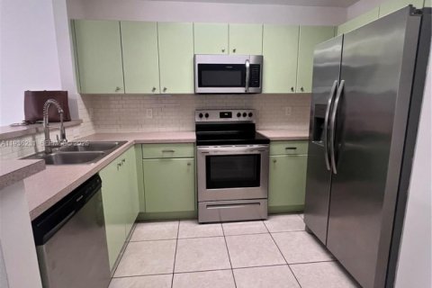 Apartment in Cutler Bay, Florida 1 bedroom, 136.38 sq.m. № 1994303 - photo 8