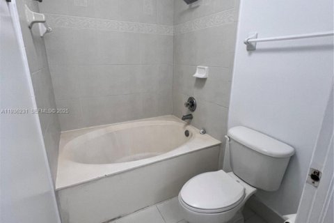 Apartment in Cutler Bay, Florida 1 bedroom, 136.38 sq.m. № 1994303 - photo 19