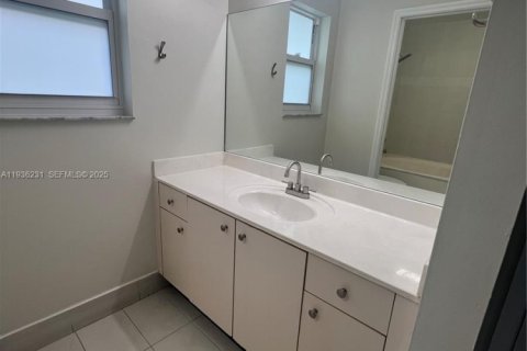 Apartment in Cutler Bay, Florida 1 bedroom, 136.38 sq.m. № 1994303 - photo 17