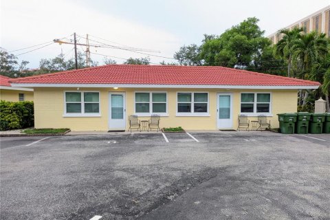 Condo in Sarasota, Florida, 2 bedrooms  № 2400310 - photo 2