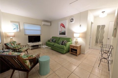 Condo in Sarasota, Florida, 2 bedrooms  № 2400310 - photo 3