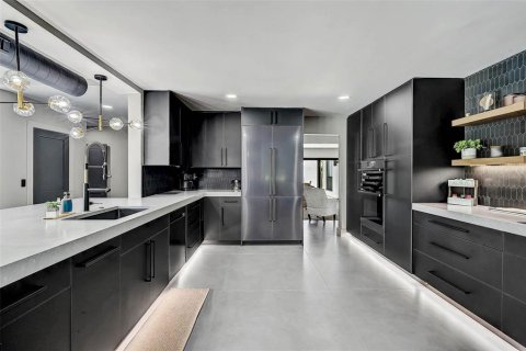 Villa ou maison à vendre à Sarasota, Floride: 4 chambres, 471.76 m2 № 1796116 - photo 8