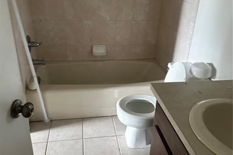 Touwnhouse à louer à Ocala, Floride: 2 chambres, 110.18 m2 № 2430556 - photo 3