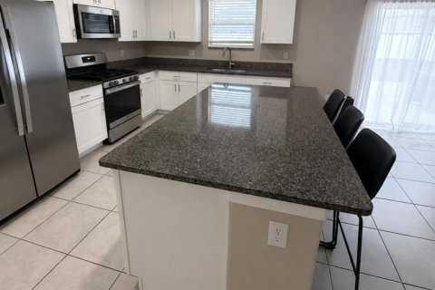 House in Riverview, Florida 4 bedrooms, 244.8 sq.m. № 2129693 - photo 9