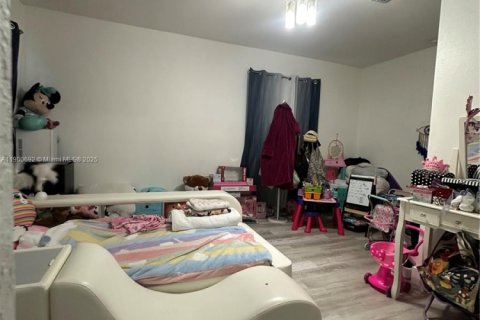 House in Homestead, Florida 4 bedrooms, 199.37 sq.m. № 1953448 - photo 16