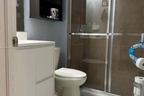 House in Homestead, Florida 4 bedrooms, 199.37 sq.m. № 1953448 - photo 7