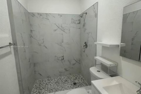 House in Homestead, Florida 4 bedrooms, 199.37 sq.m. № 1953448 - photo 23