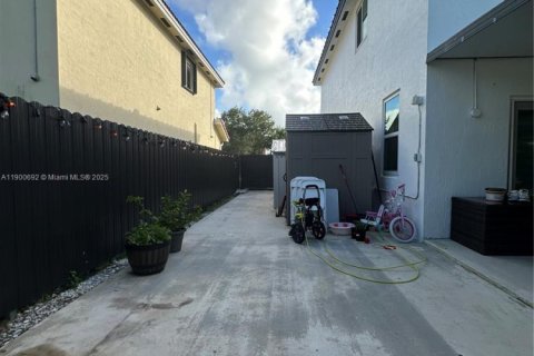 House in Homestead, Florida 4 bedrooms, 199.37 sq.m. № 1953448 - photo 26