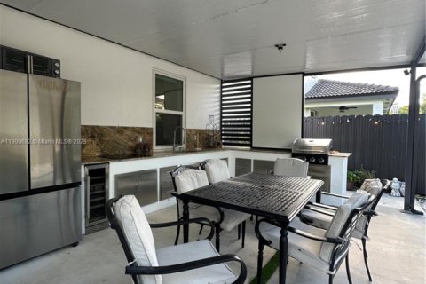 House in Homestead, Florida 4 bedrooms, 199.37 sq.m. № 1953448 - photo 29