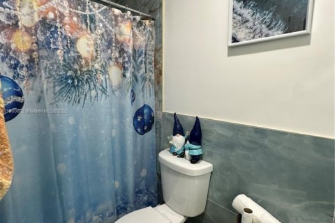 House in Homestead, Florida 4 bedrooms, 199.37 sq.m. № 1953448 - photo 20