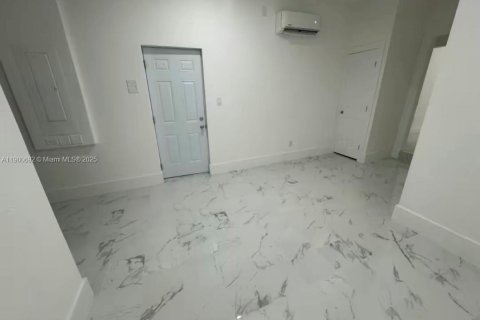 House in Homestead, Florida 4 bedrooms, 199.37 sq.m. № 1953448 - photo 24