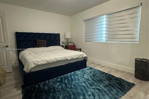 House in Homestead, Florida 4 bedrooms, 199.37 sq.m. № 1953448 - photo 17