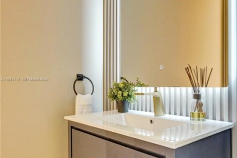 Villa ou maison à vendre à Hollywood, Floride: 4 chambres, 230.12 m2 № 2004789 - photo 17