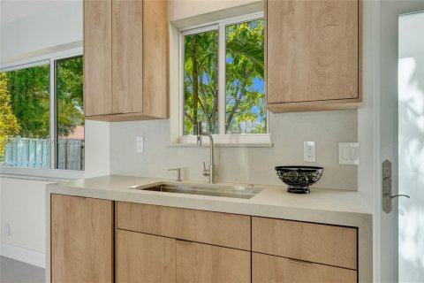 Villa ou maison à vendre à Hollywood, Floride: 4 chambres, 230.12 m2 № 2004789 - photo 14