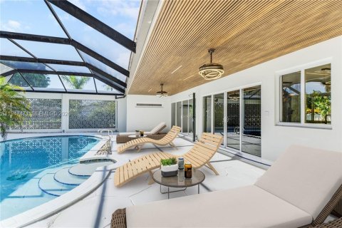 Villa ou maison à vendre à Hollywood, Floride: 4 chambres, 230.12 m2 № 2004789 - photo 6