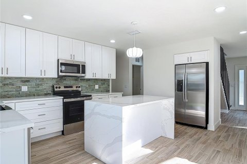 House in DeLand, Florida 3 bedrooms, 190.91 sq.m. № 1837772 - photo 6