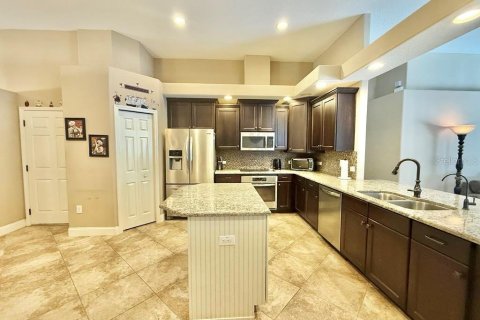 House in Land O' Lakes, Florida 5 bedrooms, 277.68 sq.m. № 1629968 - photo 16
