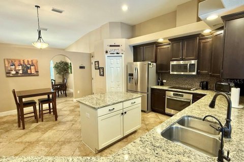 House in Land O' Lakes, Florida 5 bedrooms, 277.68 sq.m. № 1629968 - photo 18