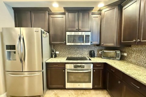 House in Land O' Lakes, Florida 5 bedrooms, 277.68 sq.m. № 1629968 - photo 17