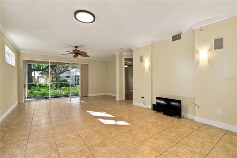 Condo in Lakewood Ranch, Florida, 2 bedrooms  № 2396834 - photo 8