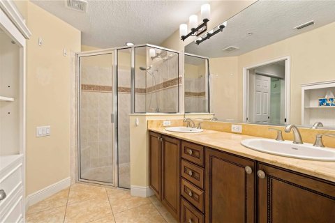 Condo in Lakewood Ranch, Florida, 2 bedrooms  № 2396834 - photo 23
