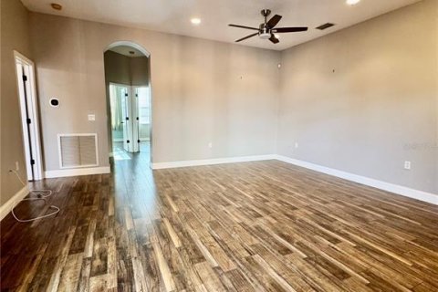 House in Cape Canaveral, Florida 4 bedrooms, 157.38 sq.m. № 2112075 - photo 9