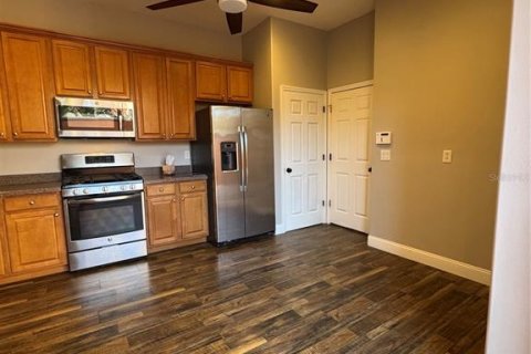 House in Cape Canaveral, Florida 4 bedrooms, 157.38 sq.m. № 2112075 - photo 6
