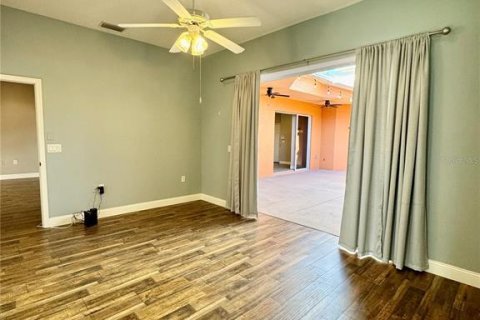House in Cape Canaveral, Florida 4 bedrooms, 157.38 sq.m. № 2112075 - photo 7