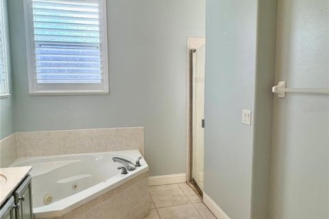 House in Cape Canaveral, Florida 4 bedrooms, 157.38 sq.m. № 2112075 - photo 14