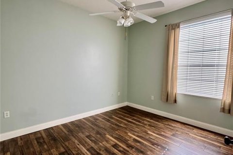House in Cape Canaveral, Florida 4 bedrooms, 157.38 sq.m. № 2112075 - photo 18