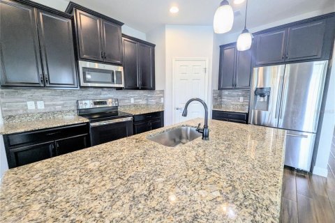 House in Wesley Chapel, Florida 4 bedrooms, 220.83 sq.m. № 1782246 - photo 8