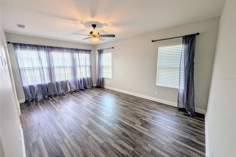 House in Wesley Chapel, Florida 4 bedrooms, 220.83 sq.m. № 1782246 - photo 15