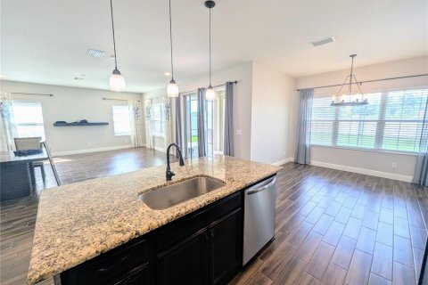House in Wesley Chapel, Florida 4 bedrooms, 220.83 sq.m. № 1782246 - photo 9