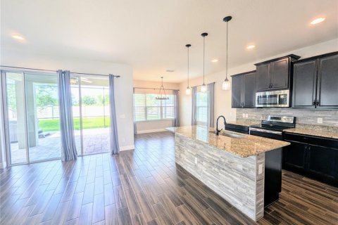 House in Wesley Chapel, Florida 4 bedrooms, 220.83 sq.m. № 1782246 - photo 10