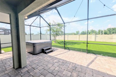 House in Wesley Chapel, Florida 4 bedrooms, 220.83 sq.m. № 1782246 - photo 11