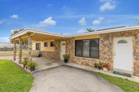 Villa ou maison à vendre à North Lauderdale, Floride: 3 chambres, 115.94 m2 № 2257871 - photo 6