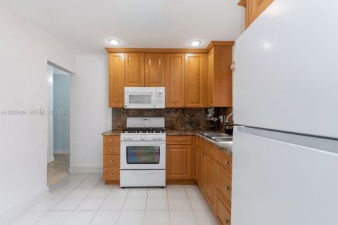 Villa ou maison à vendre à North Lauderdale, Floride: 3 chambres, 115.94 m2 № 2257871 - photo 21