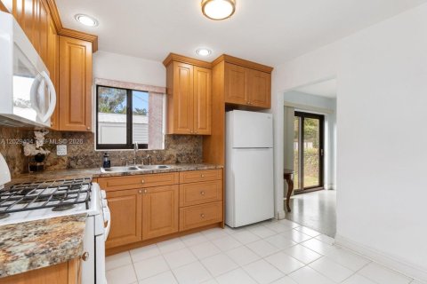 Villa ou maison à vendre à North Lauderdale, Floride: 3 chambres, 115.94 m2 № 2257871 - photo 17