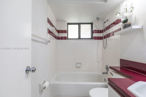 Villa ou maison à vendre à North Lauderdale, Floride: 3 chambres, 115.94 m2 № 2257871 - photo 28