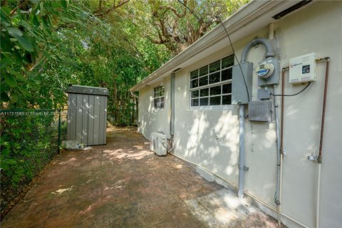 Villa ou maison à vendre à Coral Gables, Floride: 2 chambres, 51.28 m2 № 1705607 - photo 25