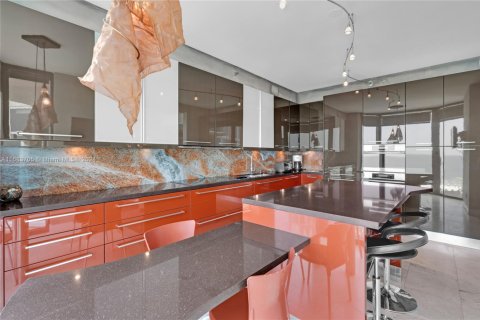 Condominio en venta en Miami Beach, Florida, 2 dormitorios, 189.52 m2 № 1862664 - foto 12