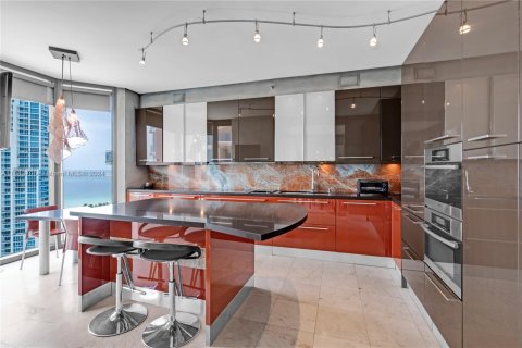 Condominio en venta en Miami Beach, Florida, 2 dormitorios, 189.52 m2 № 1862664 - foto 10