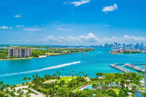 Condominio en venta en Miami Beach, Florida, 2 dormitorios, 189.52 m2 № 1862664 - foto 1