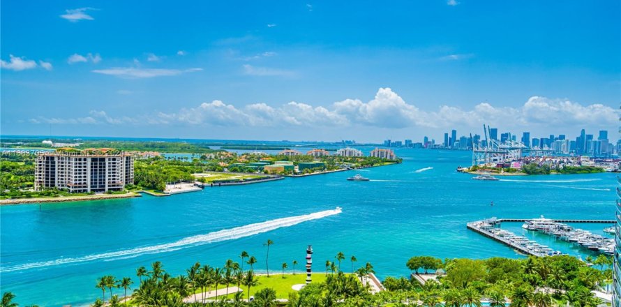 Condominio en Miami Beach, Florida, 2 dormitorios № 1862664