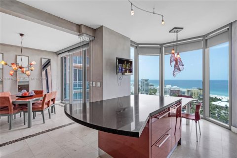 Condominio en venta en Miami Beach, Florida, 2 dormitorios, 189.52 m2 № 1862664 - foto 9
